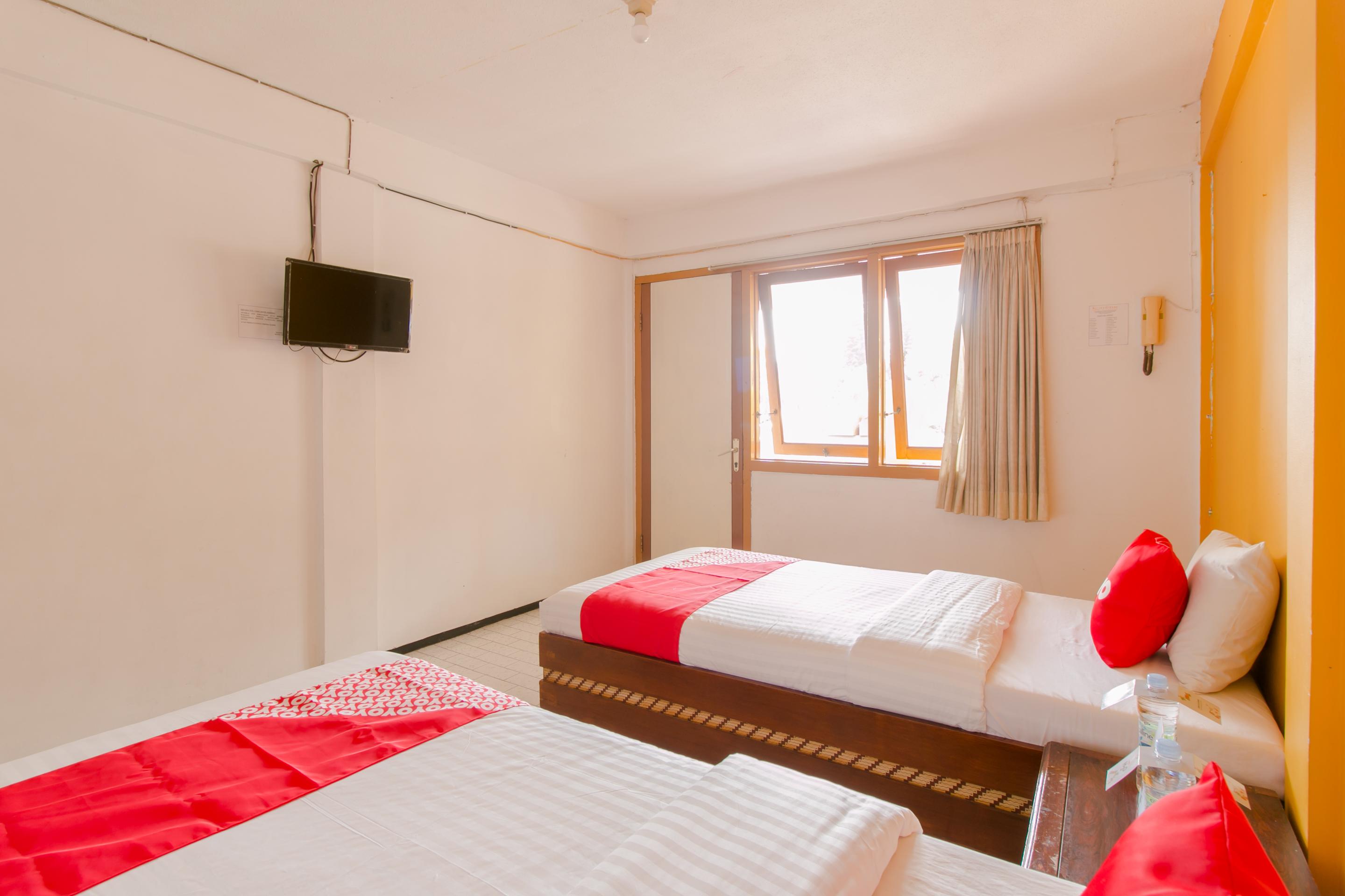 Oyo 1996 Koneng Hotel Cibodas Ngoại thất bức ảnh