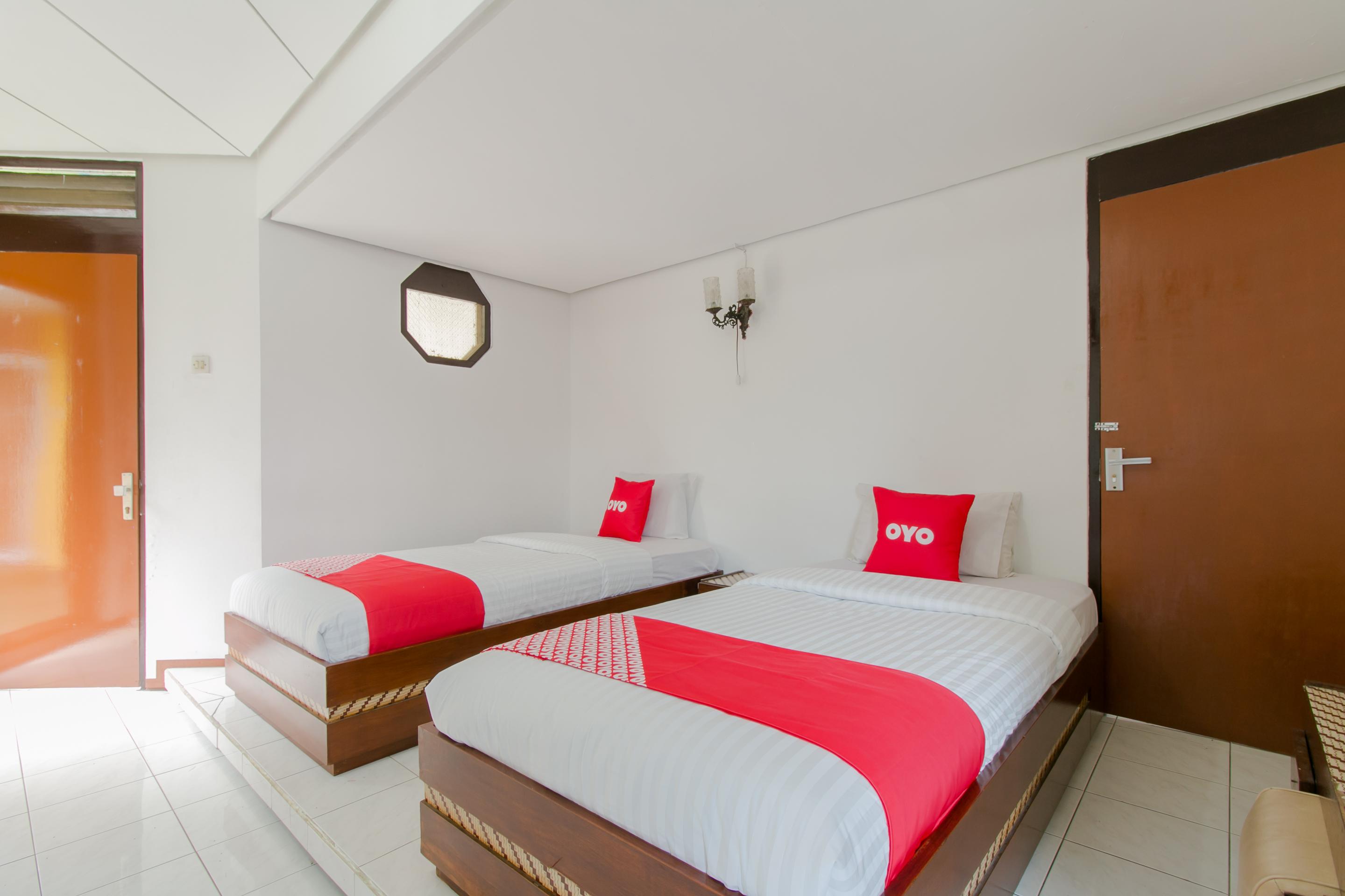 Oyo 1996 Koneng Hotel Cibodas Ngoại thất bức ảnh