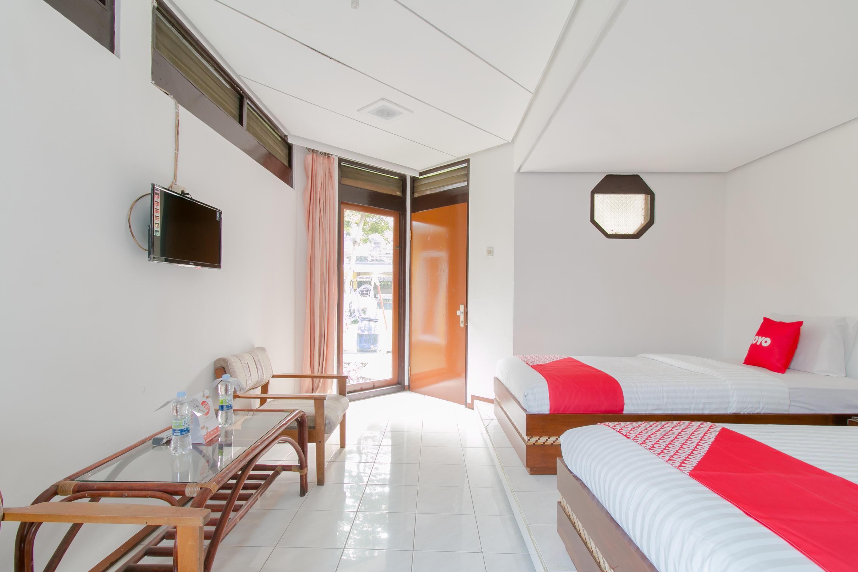 Oyo 1996 Koneng Hotel Cibodas Ngoại thất bức ảnh