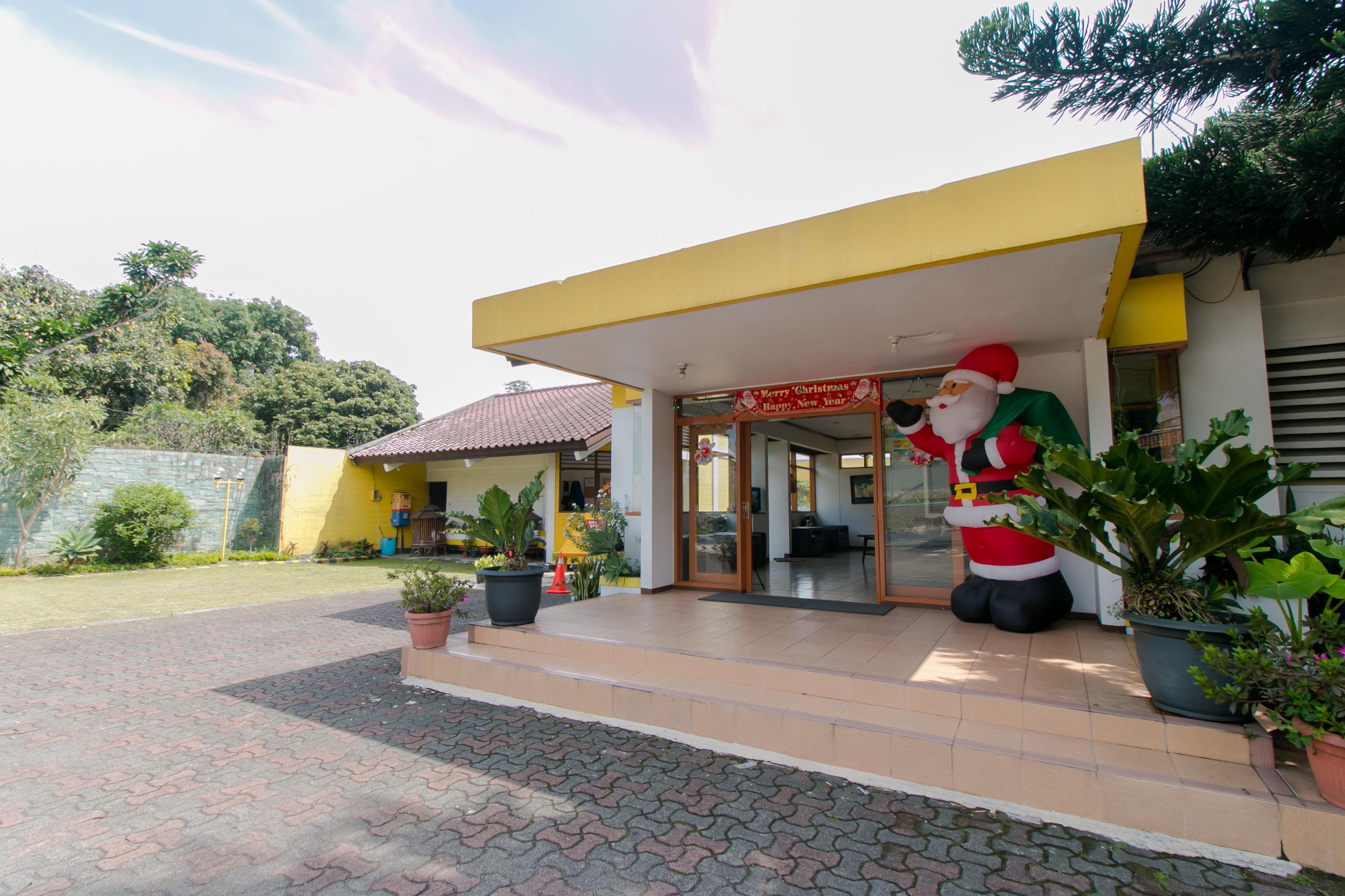 Oyo 1996 Koneng Hotel Cibodas Ngoại thất bức ảnh