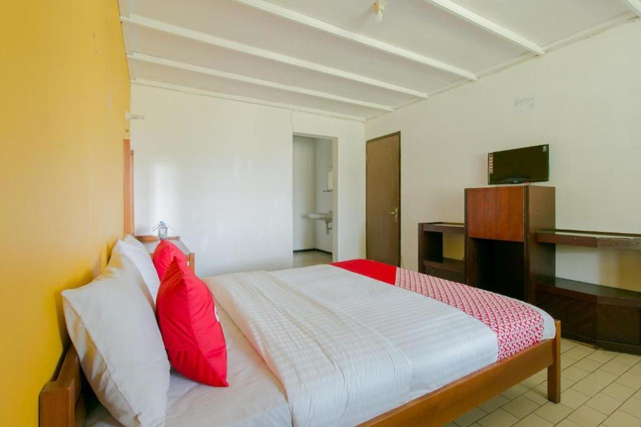 Oyo 1996 Koneng Hotel Cibodas Ngoại thất bức ảnh