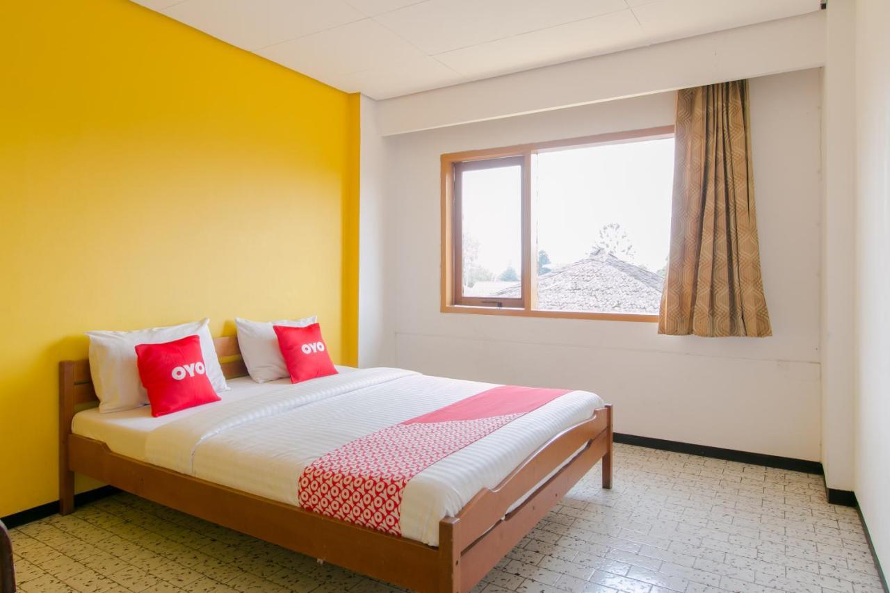 Oyo 1996 Koneng Hotel Cibodas Ngoại thất bức ảnh